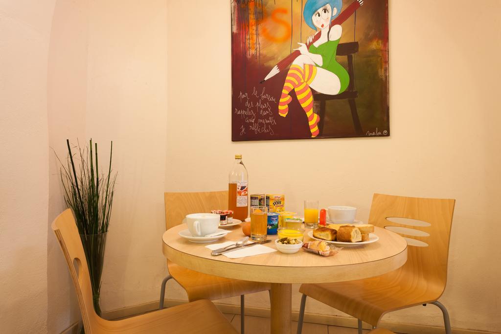 La Taverne ユゼ エクステリア 写真